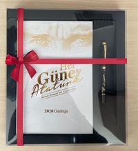 Her Güne Bir Atatürk (Tükenmez Kalemli Set)