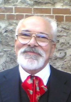  Emre Kongar