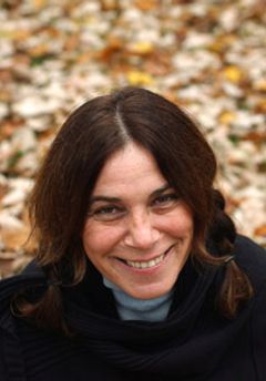  Latife Tekin