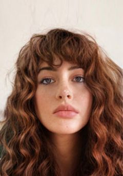  Burcu Ünlü