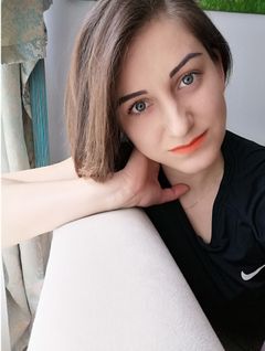  Esra  Ozan