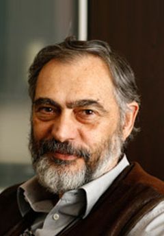  Etyen Mahçupyan