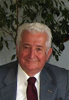  Orhan Karaveli