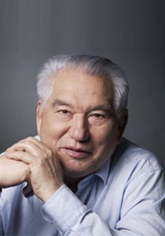  Cengiz Aytmatov
