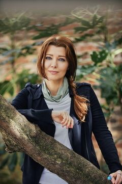  Elif Şafak