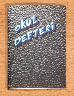 Bookinzi Okul Defteri - 60gr. A5 Tel Dikiş - Çizgili Defter - Deri Desen Antrasit