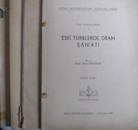 Türk Tiyatrosu Tarihi 4 cilt / 1- Eski Türklerde Dram Sanatı, 2- Opera San’atı ile İlk Temaslarımız, 3- Tanzimat Tiyatrosu, 4- Saray Tiyatrosu (Kod:4-H-21)