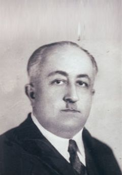  Abdülhak Şinasi Hisar