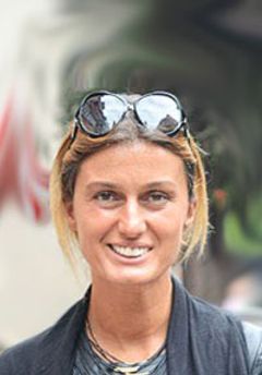  Tuğba Özay