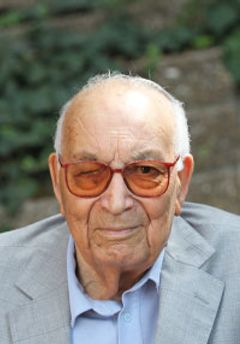  Yaşar Kemal