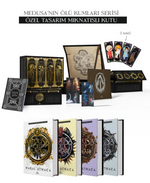 Medusa'nın Ölü Kumları Serisi (Hediyeli Mıknatıslı Kutu)