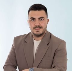 Uğur Yelmez