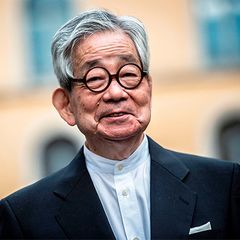  Kenzaburo Oe