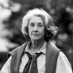  Nadine Gordimer