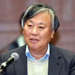  Yi Mun-Yol 