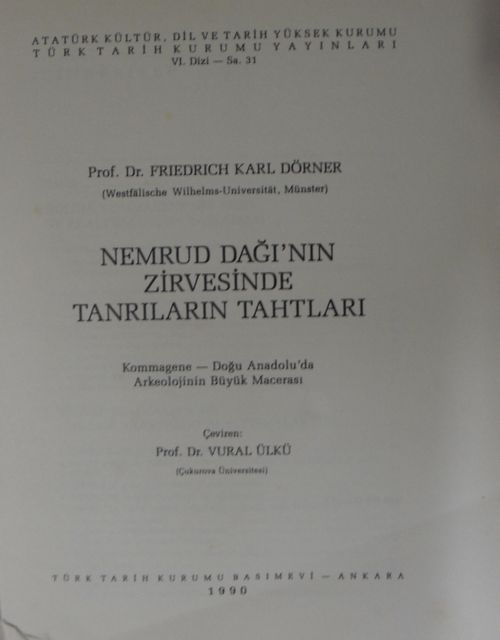 Nemrud Dağı'nın Zirvesinde Tanrıların Tahtları / 13-Z-261