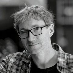  Stuart Turton