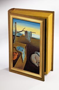 Kitap Şeklinde Ahşap Hediye Kutu - Salvador Dali