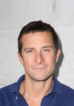  Bear Grylls
