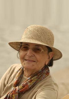  Gülten Akın