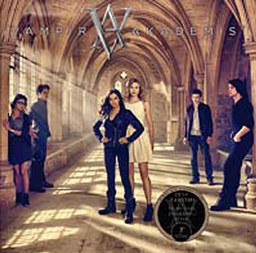 Vampir Akademisi 2014 Takvimi & Filme Özel Çıkartmalı Kitap