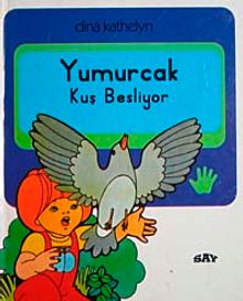 Yumurcak Kuş Besliyor