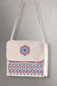 Postacı Bez Çanta - Çini Laleli