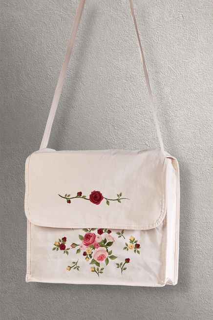 Postacı Bez Çanta - Güller