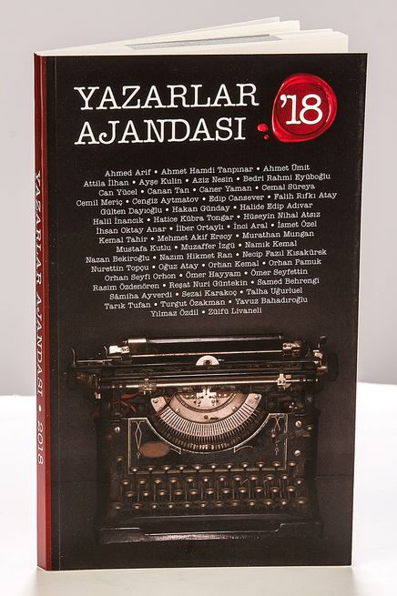 2018 Yazarlar Ajandası (Büyük Boy)