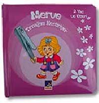 Merve Tırnağını Kestiriyor