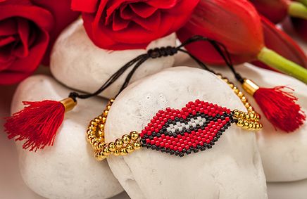 Miyuki Dudak Bileklik Kırmızı (Miyuki 08)