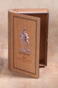 Kitap Şeklinde Mıknatıslı Ahşap Akordeon Kutu - Çanakkale Zaferi Seyit Onbaşı Anıtı