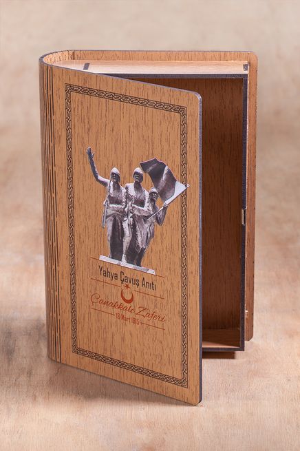 Kitap Şeklinde Mıknatıslı Ahşap Akordeon Kutu - Çanakkale Zaferi Yahya Çavuş Anıtı