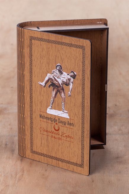 Kitap Şeklinde Mıknatıslı Ahşap Akordeon Kutu - Çanakkale Zaferi Mehmetciğe Saygı Anıtı