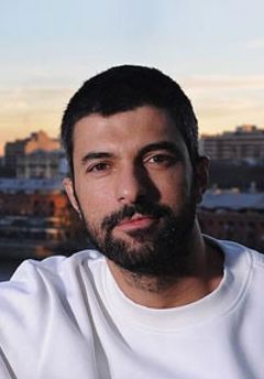  Engin  Akyürek