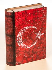 Kitap Şeklinde Mıknatıslı Ahşap Akordeon Kutu - Bayrak Ebruli Hat