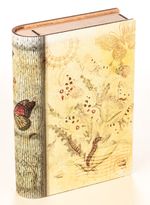 Kitap Şeklinde Mıknatıslı Ahşap Akordeon Kutu - Kelebek Kartpostal Nostalji