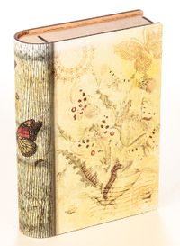 Kitap Şeklinde Mıknatıslı Ahşap Akordeon Kutu - Kelebek Kartpostal Nostalji