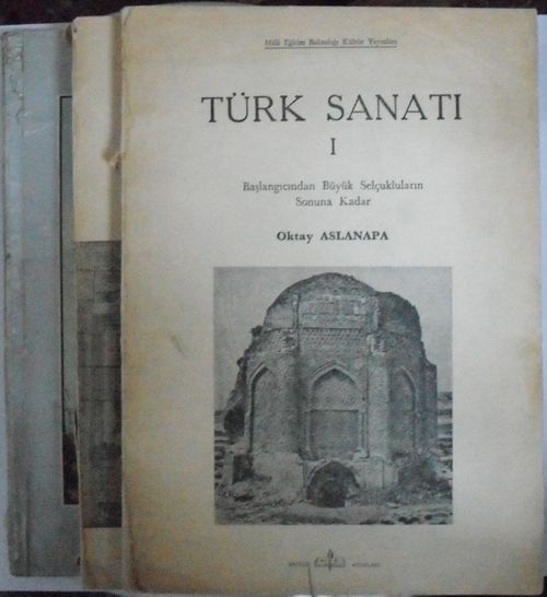 Türk Sanatı / 3 cilt (1. Cilt: Başlangıcından Büyük Selçukluların Sonuna Kadar. 2. Cilt: Anadolu Selçuklularından Beylikler Devrinin Sonuna Kadar. 3. Cilt: Yüzyıllar Boyunca Türk Sanatı, 14. Yüzyıl) (Kod:20-F-13)