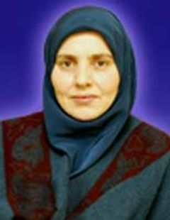 Emine Şenlikoğlu