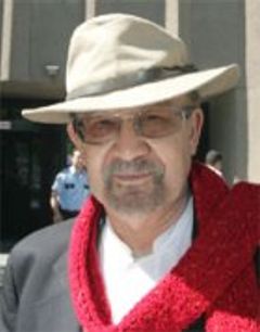  Yalçın Küçük